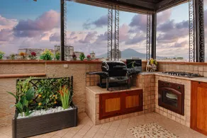 The terrace in the center - Image 4