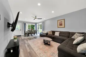Entire house, close to O'Hare airport - Image 4