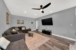 Entire house, close to O'Hare airport - Image 3