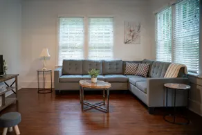 Spacious Perfect Location Downtown False River - Image 4