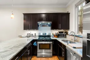 Luxury 4BR near Harvard/MIT w/ King Beds+Parking! - Image 3