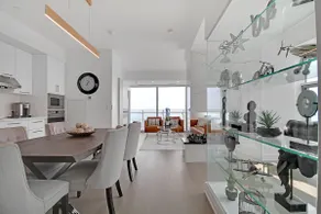 Skyline Hideaway: Toronto Gem - Image 1