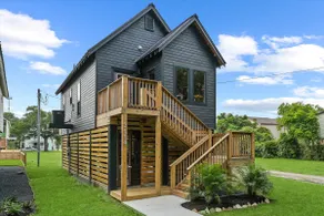 *Heated Dip Pool!* Fenced Yard-Central Location!* - Image 2