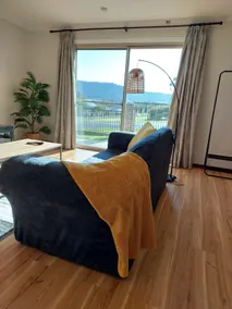 Spacious suite with mountain views - Image 4