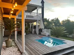 Lush Spacious Family Home between Beach & Town - Image 5