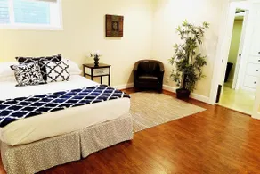 Spacious Suite w/ Private Sauna and AC in City - Image 2