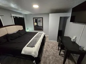 The 406. Uptown Family Basecamp - Image 3