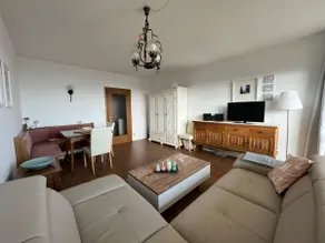 Apartment in sunny hillside location - Image 3
