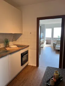 Apartment in sunny hillside location - Image 5