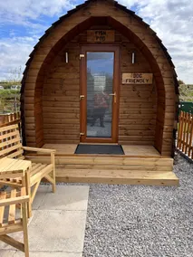 Fish Pod pet friendly - Image 3