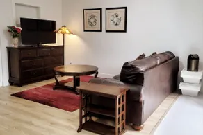 Maple Ridge 2 Bedroom Private Terrace Suite - Image 5