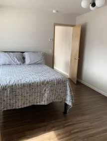Cozy home (6 min from airport) unit B - Image 2