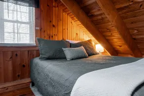”Creekside Cabin” - Rustic Getaway w/ Hot Tub - Image 5