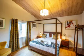 Breckland Lodge 4 with Hot Tub - Image 5