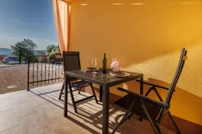 La Vista apartments with pool - Image 2