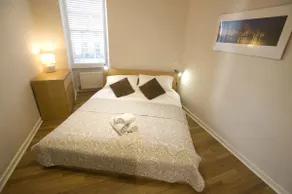 Royal Mile Apartment, Sleeps 4 - Image 2