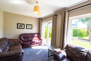 Waterside Townhouse Carrick - Image 2