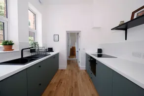 Beautiful garden flat in the heart of South Cliff - Image 3