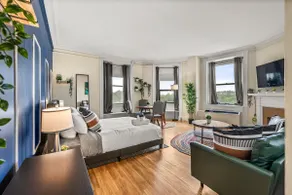 Stunning 1BR with a view on the Commons | 2x beds 9086 - Image 4