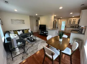 Cozy getaway in the Pine Barrens - Image 3