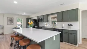 Spacious & Cozy - Close to Fort Moore - Pool Table - Image 4