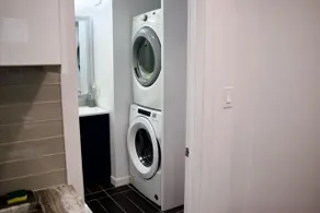 Cozy N Clean newly renovated home with Pvt parking - Image 4