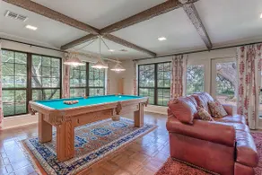 Oak Tree Country Manor w/ Pool - Image 5