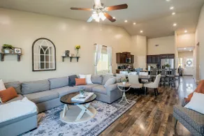 Spacious Home 4B2B With Spa & Open Kitchen - Image 3
