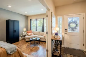 Spacious Home 4B2B With Spa & Open Kitchen - Image 5