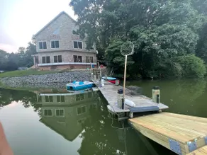 Spacious Lakefront Cottage w/ Private Pier - Image 2
