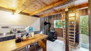 The Barn Retreat - Pool & Private bathroom - Image 5