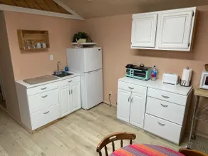 Mountain Avenue Cozy Cabin - Image 4