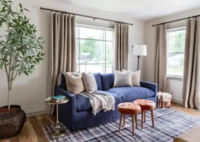Cozy 1 Bedroom Apartment - Image 2