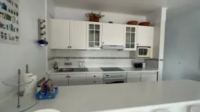 Stunning views 2bed appt by the ocean with parking - Image 5