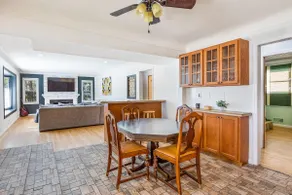 Spacious 3 BR Modern Home in Grosse Pointe - Image 4