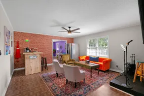 Friends TV House - Sleeps 8 - N. Jackson - So Fun - Image 2