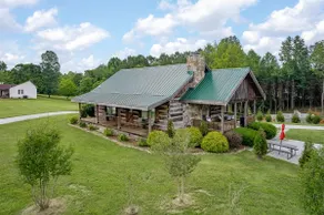 Rustic Cabin, Dock, Firepit, Kayaks & Games - Image 4