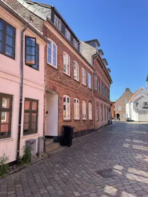 Bright and well-appointed apartment in the old town of Ribe - Image 3