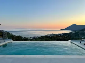 Skyline Iconic Villa - Image 4
