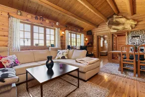Charming cabin retreat by the coast in Midsund - Image 3