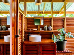 Cozy Wavefront Cottage / AC / HW - Image 5