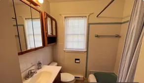 Serene Bay Escape: Fenced Dog Friendly Home - Image 4