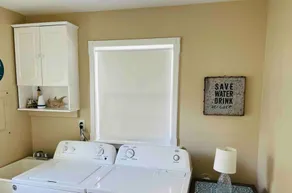 Serene Bay Escape: Fenced Dog Friendly Home - Image 5