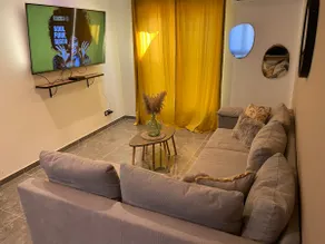 House with a hot tub - Image 4