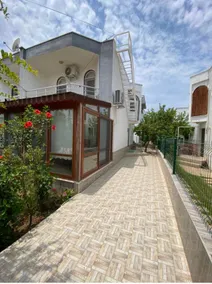 Villa for daily rent in Kum neighborhood - Image 4
