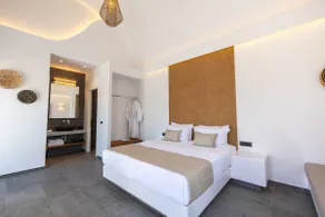 Bonsai Luxury Suite No 1 & Pool, Sea View - Image 3