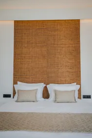 Bonsai Luxury Suite No 1 & Pool, Sea View - Image 5
