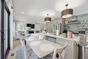 Stunning Dock Sq Waterfront Home - Image 3