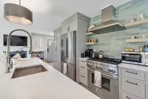 Stunning Dock Sq Waterfront Home - Image 2
