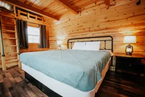 Pine Haven King Bed Log Cabin - Image 5